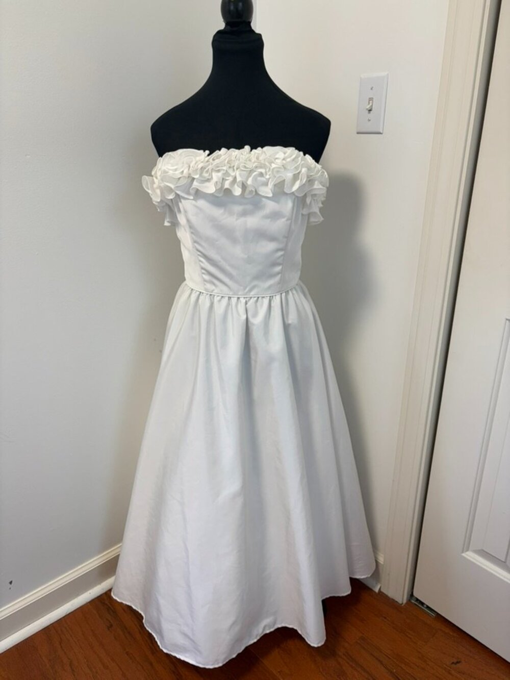 Mike Benet Formals Vintage Off-the-shoulder Formal Dress Size 12 White